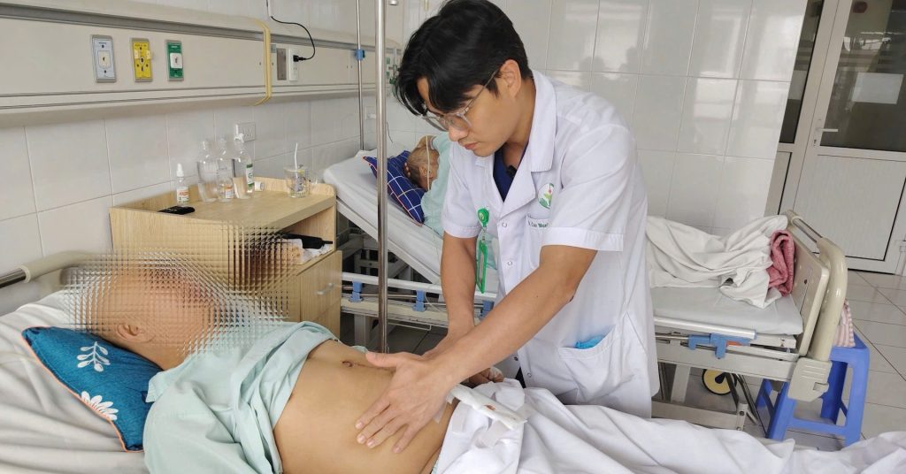 Đau bụng kéo dài, đi khám nhiều nơi mới biết mắc ung thư tiên lượng sống chỉ 10%