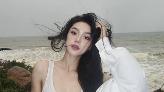 Đời thực phóng khoáng của nữ cảnh sát mật hot nhất phim Lửa trắng缩略图 Đời thực phóng khoáng của nữ cảnh sát mật hot nhất phim Lửa trắng