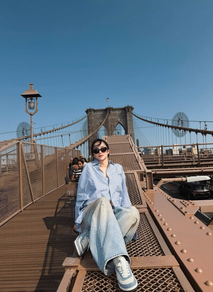 Hoa hậu Hương Giang xuất hiện với phong cách du học sinh tại New York sau MGI All Stars