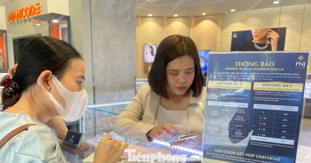 Khổ như đi bán kim cương: Người giàu cũng khóc!缩略图 Khổ như đi bán kim cương: Người giàu cũng khóc!