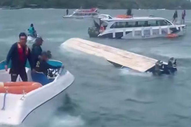 Lật ca nô chở du khách ở Phú Quốc, 15 người thiệt mạng缩略图 Lật ca nô chở du khách ở Phú Quốc, 15 người thiệt mạng