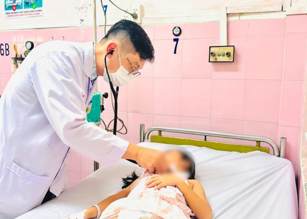 Nghệ An: Điều tra vụ 6 trẻ nhập viện nghi ngộ độc thực phẩm