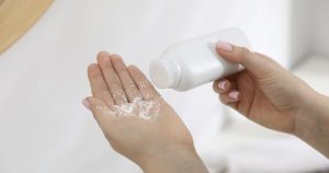 Những công dụng bất ngờ của phấn rôm trong đời sống hằng ngày nhưng không phải ai cũng biết