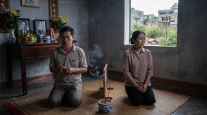 Anh em kiện nhau vì mảnh đất của cha mẹ — và câu hỏi “cúng giỗ ai lo” thật ra đang hỏi điều gì