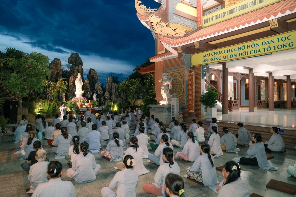 Đêm lễ Ngũ Bách Danh kính mừng vía Bồ tát Quán Thế Âm tại chùa Phước Hưng缩略图 Đêm lễ Ngũ Bách Danh kính mừng vía Bồ tát Quán Thế Âm tại chùa Phước Hưng