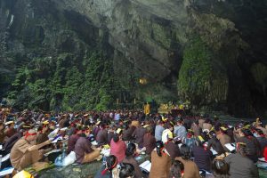 Hà Nội: Hành trình 16 năm hành trì bái sám của chư Tăng, Phật tử chùa Tân Hải tại động Hương Tích