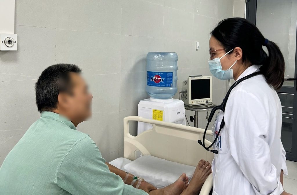 Ăn thịt chó nghi nhiễm bả chuột, bệnh nhân ung thư xuất huyết nguy kịch