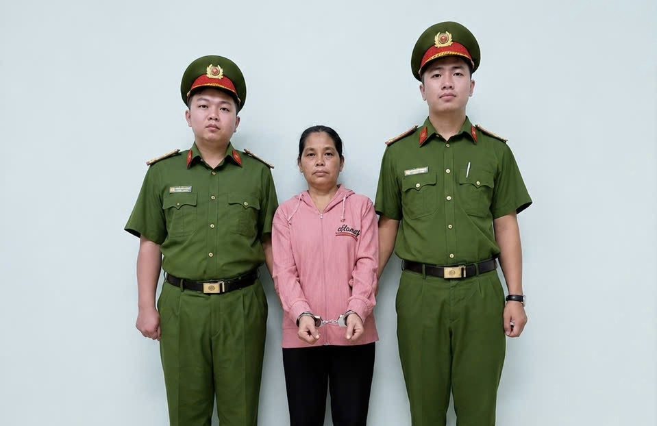 Bắt khẩn cấp bảo mẫu bạo hành trẻ ở TP.HCM