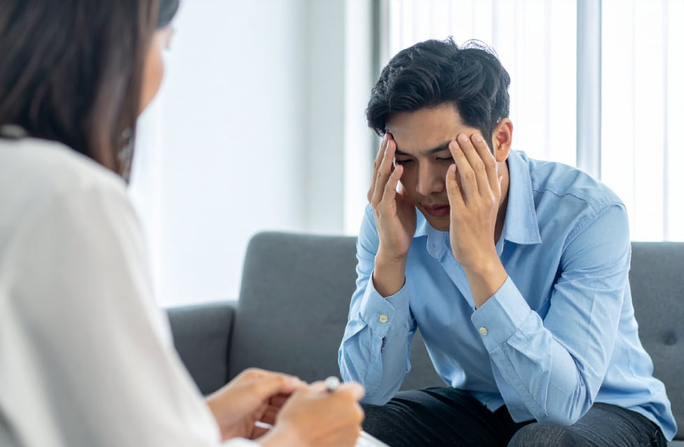 Bố tôi cần tiền cứu mạng, mẹ vợ không chịu trả khoản vay 200 triệu dù đã bán đất