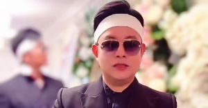 Ca sĩ Quang Lê chịu tang mẹ