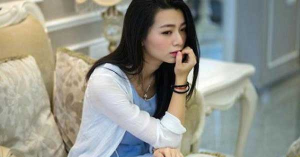 Chồng bất ngờ vứt vào mặt tôi cục tiền rồi yêu cầu một việc khiến tôi &amp;apos;đứng hình&amp;apos;