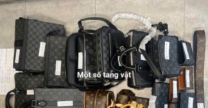 Hà Nội: Từ cửa hàng bán túi giả nhãn hiệu Louis Vuitton, Gucci, lộ xưởng gia công