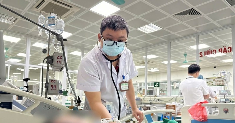 ‘Hiệu ứng domino’ cúm mùa kích hoạt bệnh tim mạch, hô hấp ở người cao tuổi