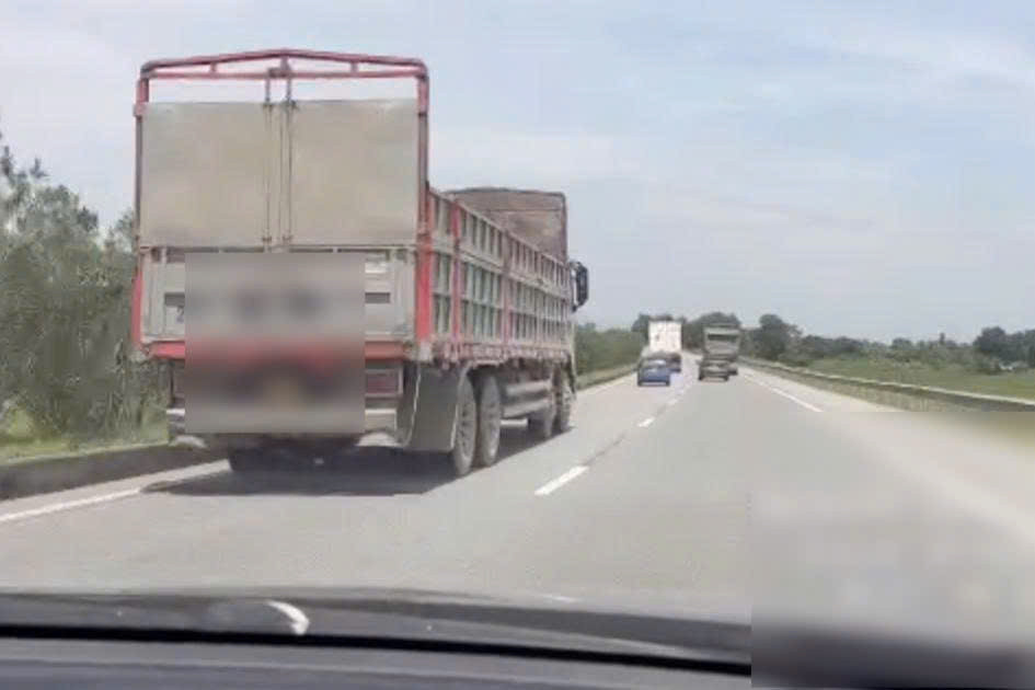 Hình ảnh ô tô tải &amp;apos;quyết&amp;apos; ôm làn trái cao tốc, CSGT cảnh báo nguy cơ ùn tắc