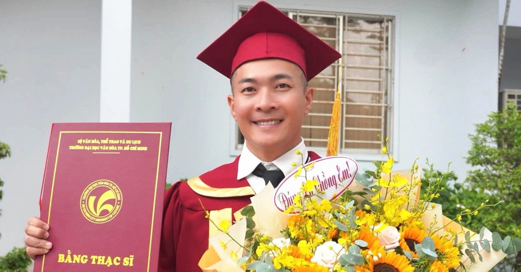 &amp;apos;Hoàng tử xiếc&amp;apos; Quốc Cơ tốt nghiệp thạc sĩ, xúc động cảm ơn vợ là MC nổi tiếng