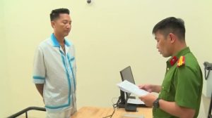 Khởi tố vợ chồng Huấn Hoa Hồng