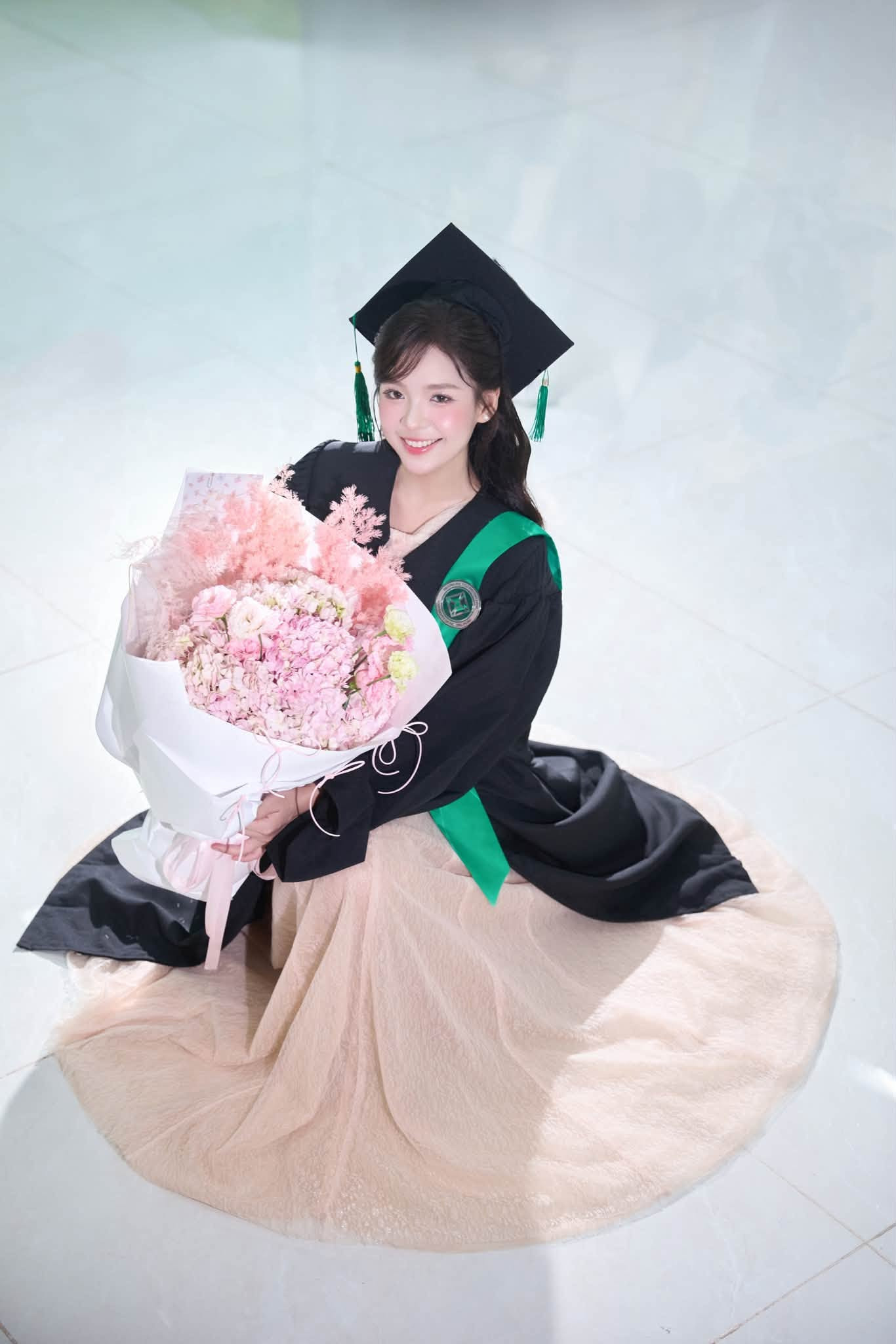 Nữ diễn viên sinh năm 2004 đang gây sốt phim giờ vàng VTV cùng con trai Vân Dung