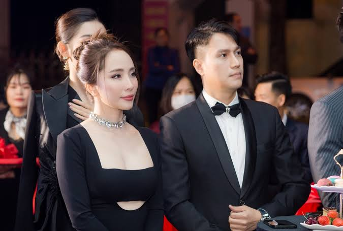 Việt Anh và Quỳnh Nga: Những chi tiết nhỏ cho thấy cặp đôi đang tận hưởng tình yêu