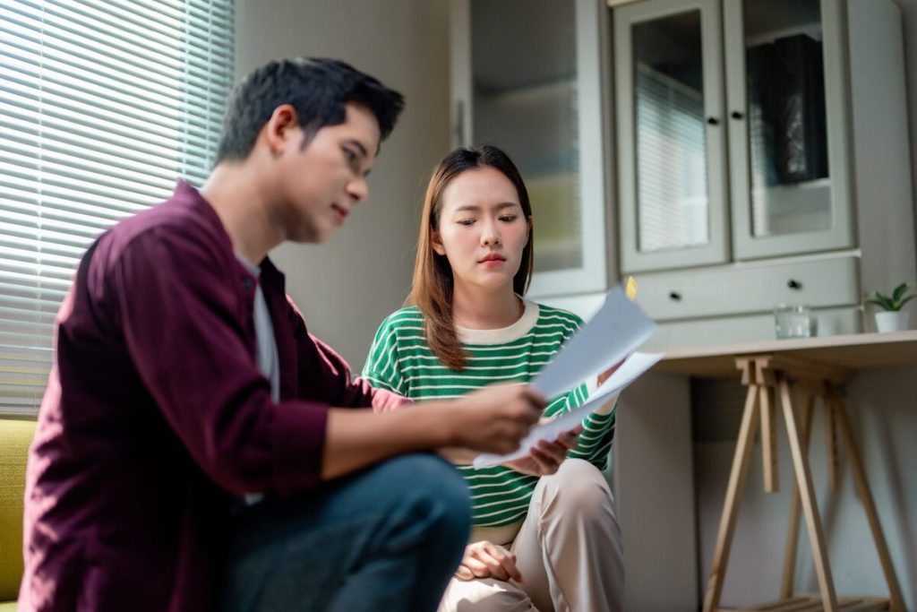 Vợ chỉ cho giữ 3 triệu đồng/tháng, tôi phải làm 2 &amp;apos;bảng lương&amp;apos; để có tiền cà phê