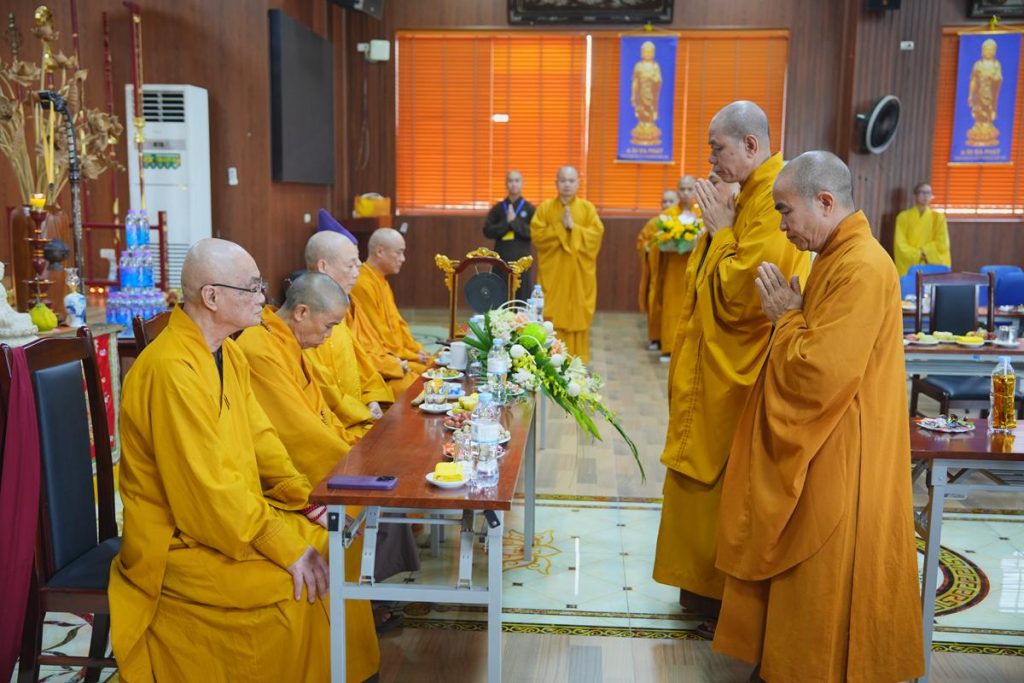 Bế giảng Khóa IX, khai giảng Khóa X Trường Trung cấp Phật học Hà Nội