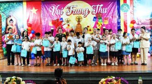 Chùa Quán Sứ – Hà Nội rực rỡ đêm vui Trung thu