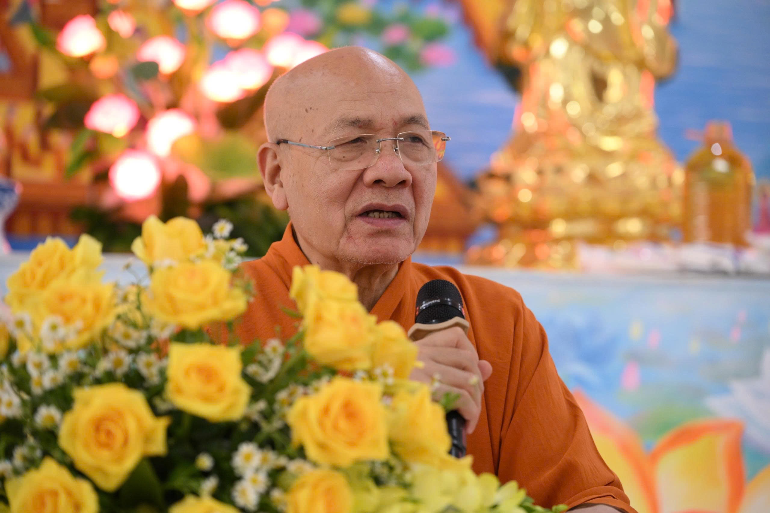 Hải Phòng: Hoà thượng Thích Quảng Tùng cùng phái đoàn thăm và cúng dàng trường hạ Đống Cao