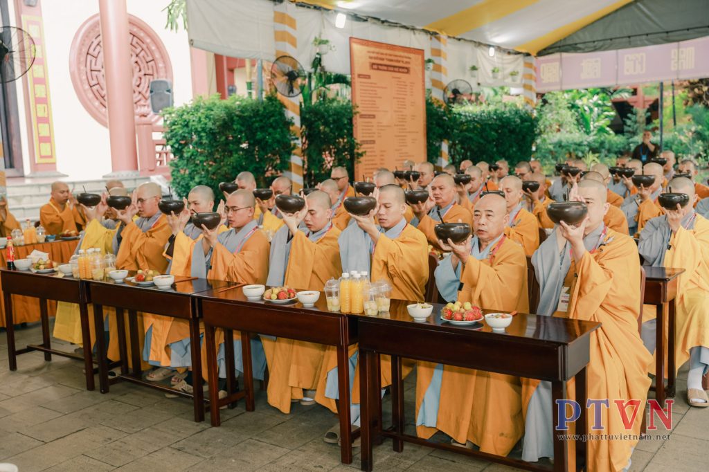 Thời quá đường tại Giới trường chùa Huệ Nghiêm