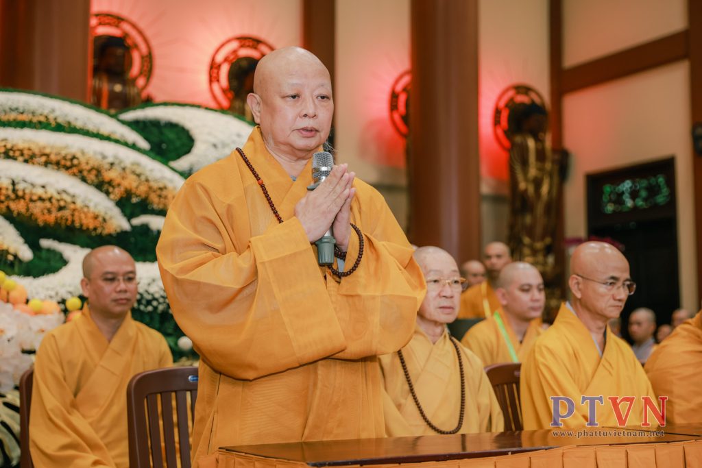 Hòa thượng Thích Lệ Trang thăm, sách tấn giới tử tại Giới trường chùa Huệ Nghiêm缩略图 Hòa thượng Thích Lệ Trang thăm, sách tấn giới tử tại Giới trường chùa Huệ Nghiêm