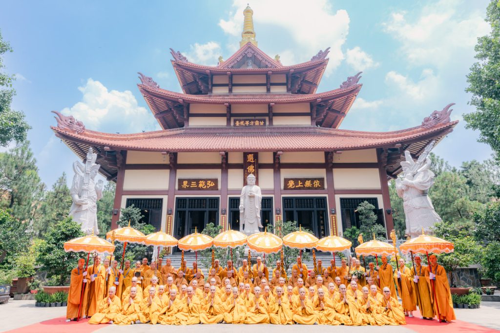 [ẢNH] Thiêng liêng giờ phút thọ Tỳ-kheo giới Bắc tông tại Đại giới đàn Thanh Kiểm
