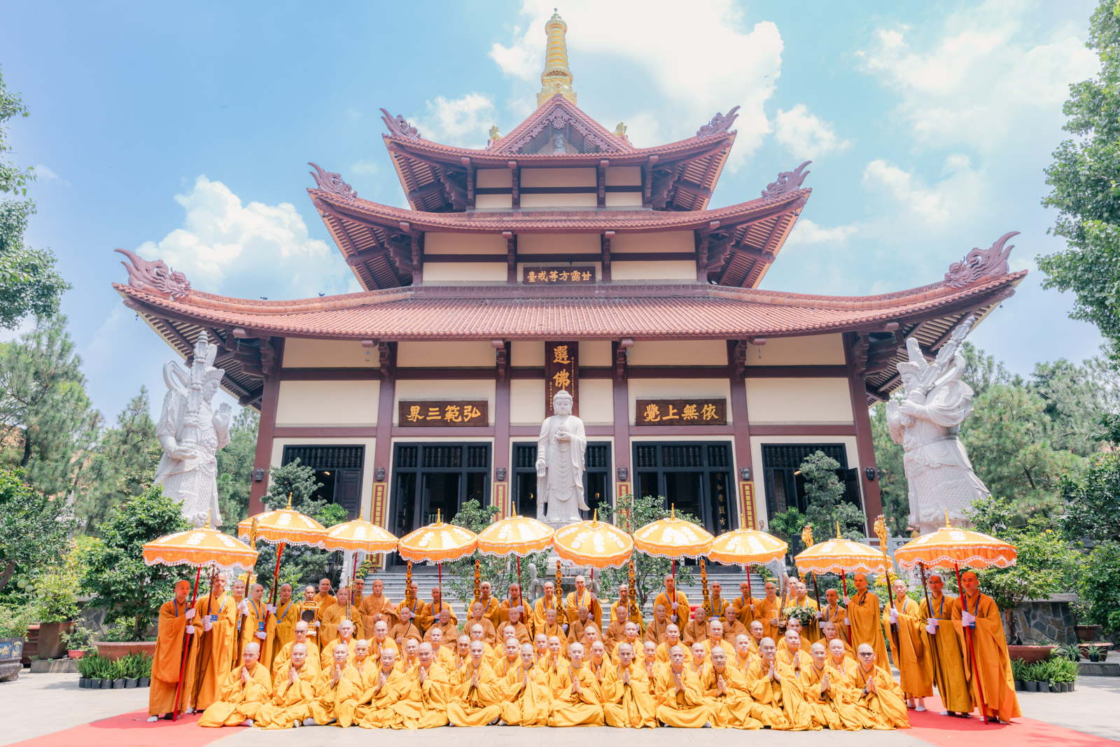 [ẢNH] Thiêng liêng giờ phút thọ Tỳ-kheo giới Bắc tông tại Đại giới đàn Thanh Kiểm