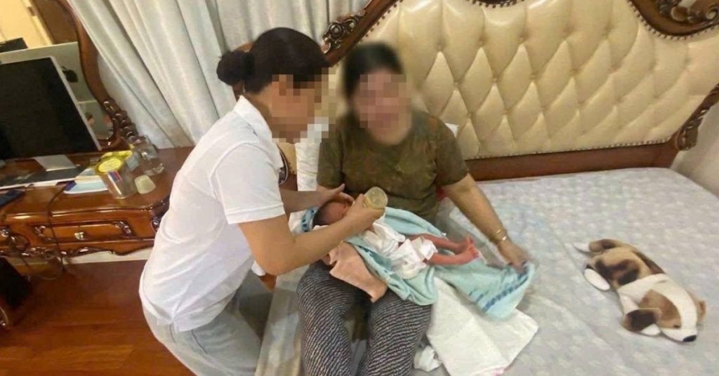 Bé trai sơ sinh bị bỏ rơi trước cửa nhà dân, mẹ để thư nói đang bế tắc缩略图 Bé trai sơ sinh bị bỏ rơi trước cửa nhà dân, mẹ để thư nói đang bế tắc
