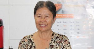 Cụ bà ở TPHCM nhặt ve chai về nhà, phát hiện 15 nhẫn vàng, nhiều dây chuyền