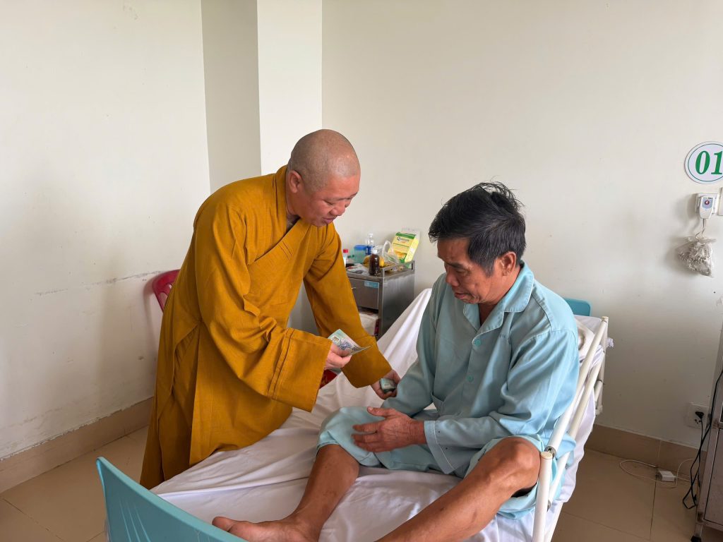 BẢN TIN TỪ THIỆN: ĐIỂM TỰA NƠI CÁNH CỬA BỆNH VIỆN