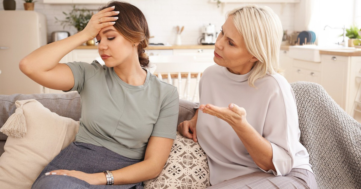 Khi người phụ nữ kiệt quệ trong nghĩa vụ làm dâu