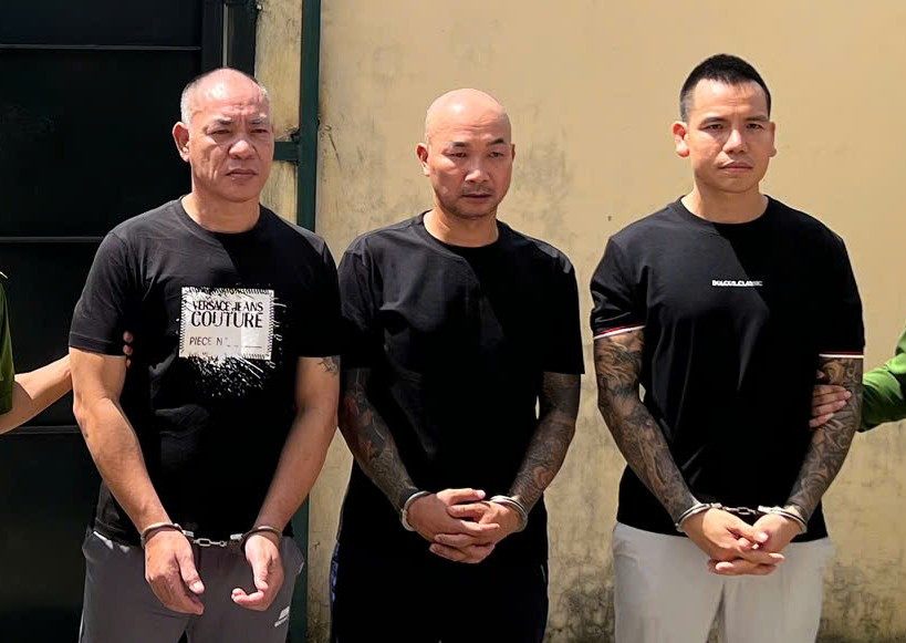 Khởi tố &amp;apos;Dũng trọc Hà Đông&amp;apos;, YouTuber &amp;apos;Thật Mạnh&amp;apos;