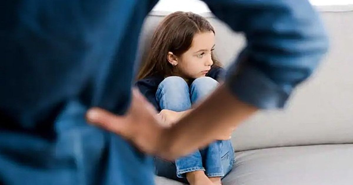 Người mẹ để con trai 3 tuổi ngủ một mình ở tầng 5 khách sạn rồi đi uống rượu, đến khi nhận được tin dữ thì đã quá muộn