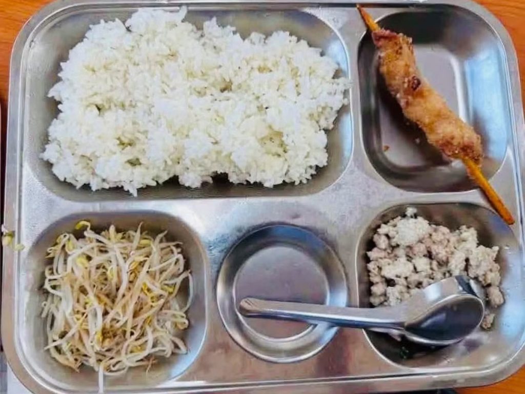 Thường trực Thành ủy Hà Nội yêu cầu kiểm tra loạt bất cập về suất ăn bán trú