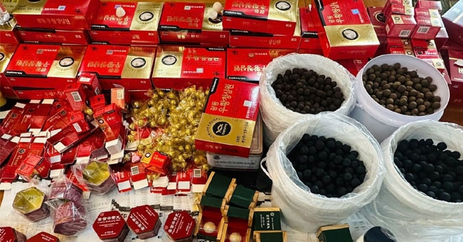 Triệt phá đường dây sản xuất 1.000 tấn thuốc An Cung giả, công an công bố hình ảnh