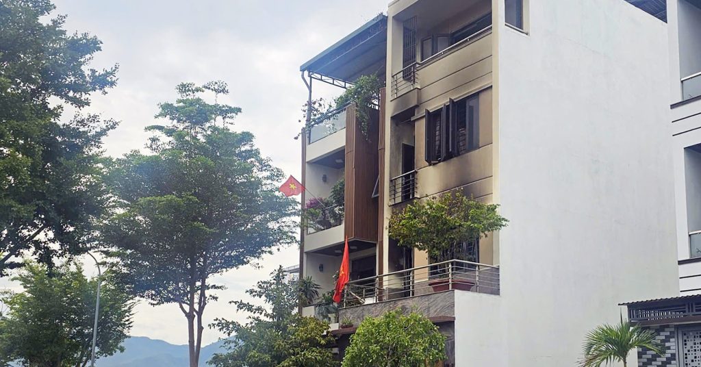 Vụ cháy nhà khiến mẹ chồng, con dâu tử vong: Nghi do sạc điện thoại缩略图 Vụ cháy nhà khiến mẹ chồng, con dâu tử vong: Nghi do sạc điện thoại