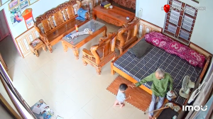 Xem cụ 103 tuổi dỗ dành chắt 3 tuổi, dân mạng nói &amp;apos;họ mất 100 năm để gặp nhau&amp;apos;