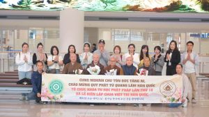 HÂN HOAN ĐÓN CHÀO ĐOÀN HOẰNG PHÁP TỪ VIỆT NAM TẠI SÂN BAY INCHEON – HÀN QUỐC
