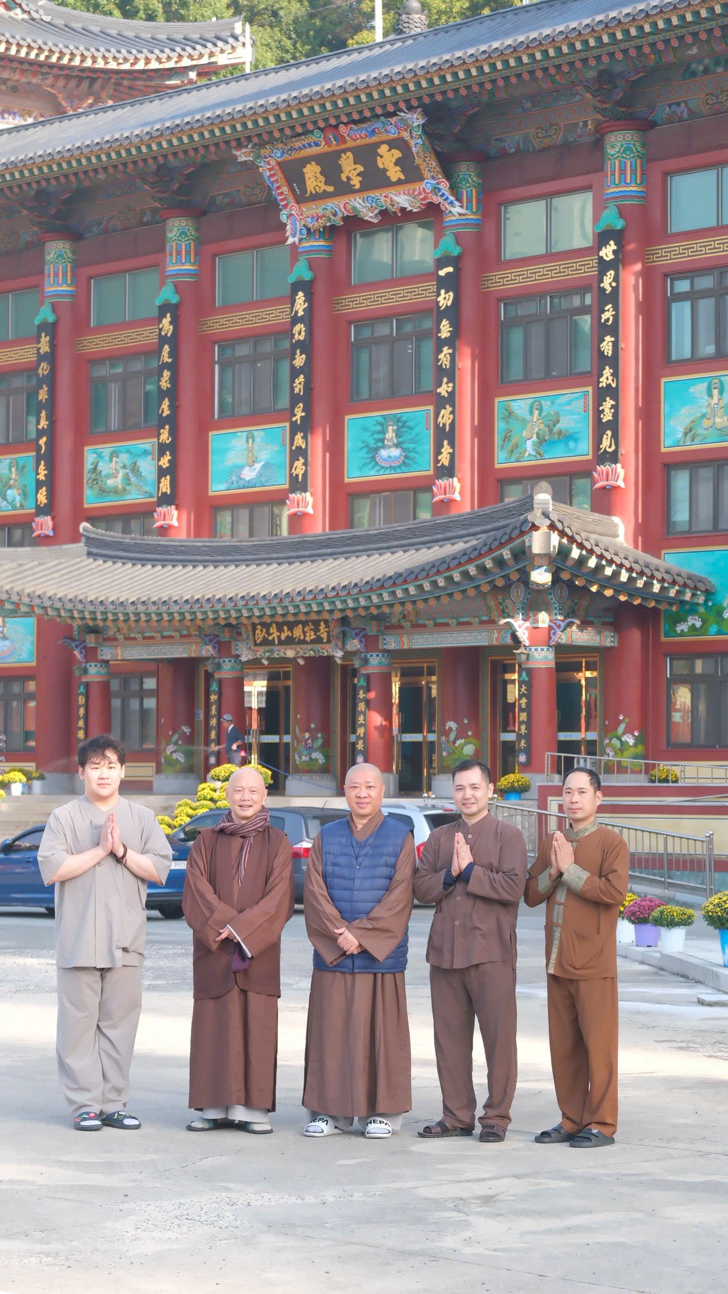 HÀNH GIẢ HÂN HOAN TRỞ VỀ THAM DỰ KHÓA TU HỌC PHẬT PHÁP LẦN THỨ 18