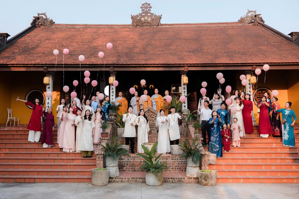 Hải Phòng: Hai đôi bạn trẻ về chùa Kim Thiên tổ chức lễ Hằng Thuận