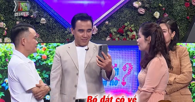 Con gái đăng ký cho bố tham gia Bạn muốn hẹn hò, gửi gắm lá thư tay xúc động