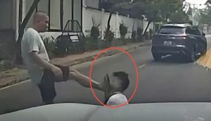 Công an Phú Thọ xác minh kẻ côn đồ chặn xe, đấm đá tài xế gục xuống đường