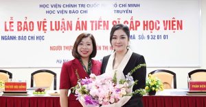 Điều chưa biết về hành trình thành Tiến sĩ của hoa hậu Nguyễn Thị Huyền