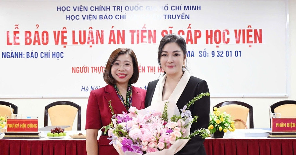 Điều chưa biết về hành trình thành Tiến sĩ của hoa hậu Nguyễn Thị Huyền