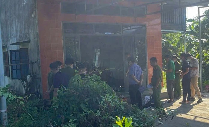 Hai cha con chết cháy trong nhà lúc rạng sáng