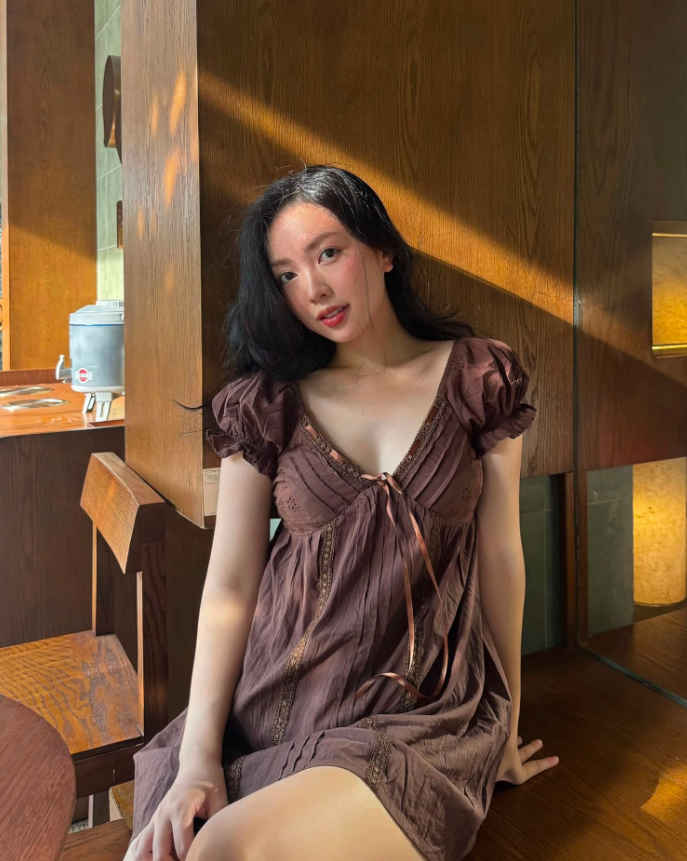 Hot girl Bắc Ninh từng diện váy cưới 870 triệu, lấy cầu thủ nổi tiếng Việt Nam, nay làm mẹ một con vẫn xinh đẹp quyến rũ缩略图 Hot girl Bắc Ninh từng diện váy cưới 870 triệu, lấy cầu thủ nổi tiếng Việt Nam, nay làm mẹ một con vẫn xinh đẹp quyến rũ