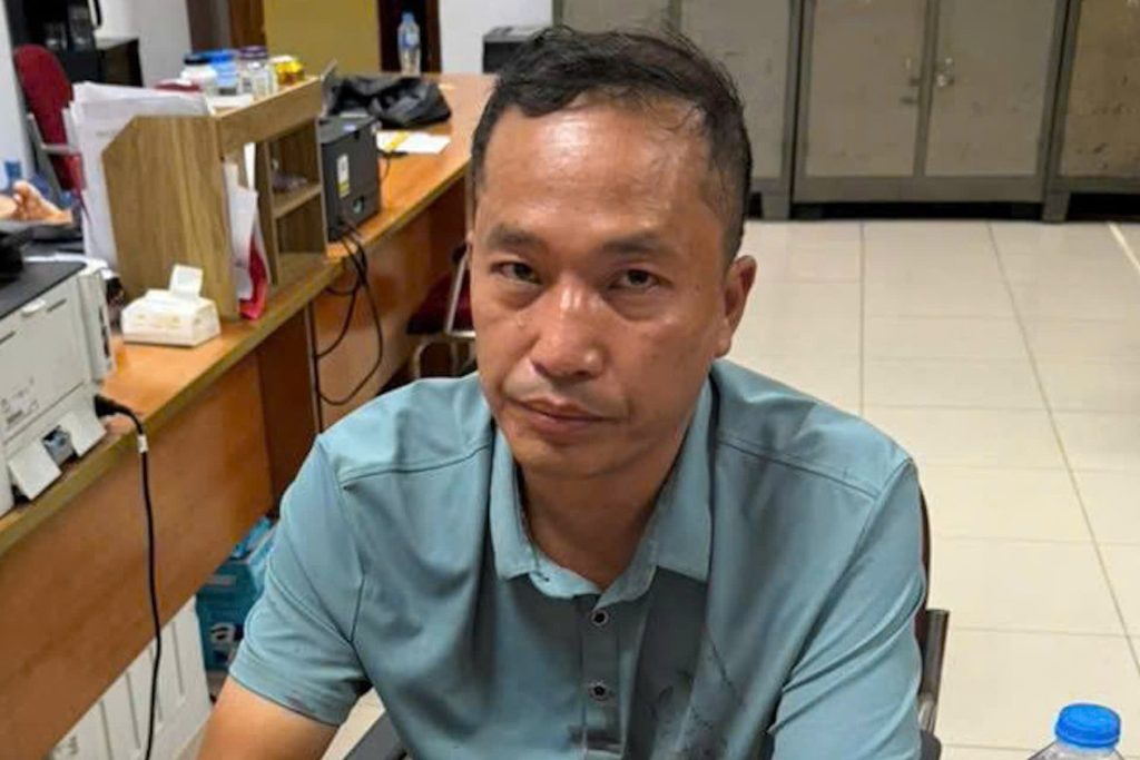 Lời khai của người đàn ông dùng búa đập kính ô tô, đâm tử vong tài xế ở Hà Nội缩略图 Lời khai của người đàn ông dùng búa đập kính ô tô, đâm tử vong tài xế ở Hà Nội